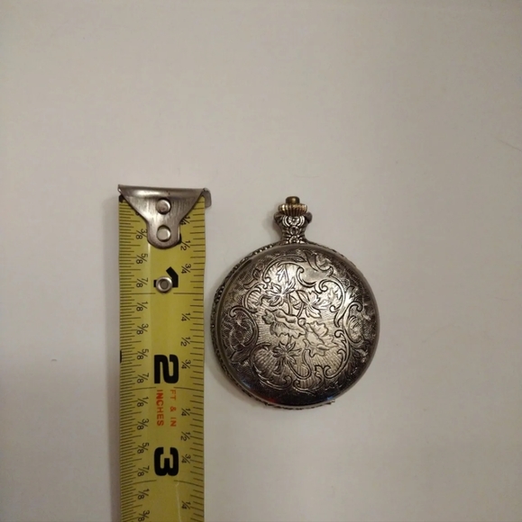 SOLD! EUC Vintage Quintel Anti Magnetic Silver Etched Floral Pocket Watch!! - Picture 10 of 10